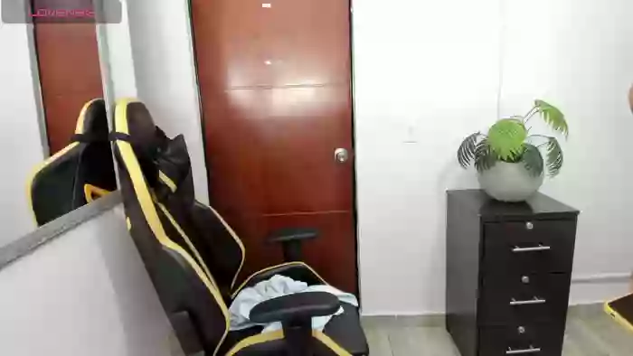 Angelica_slim