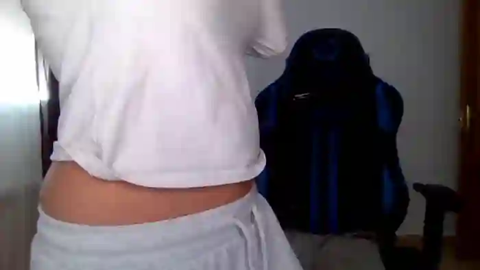LaraCruz30