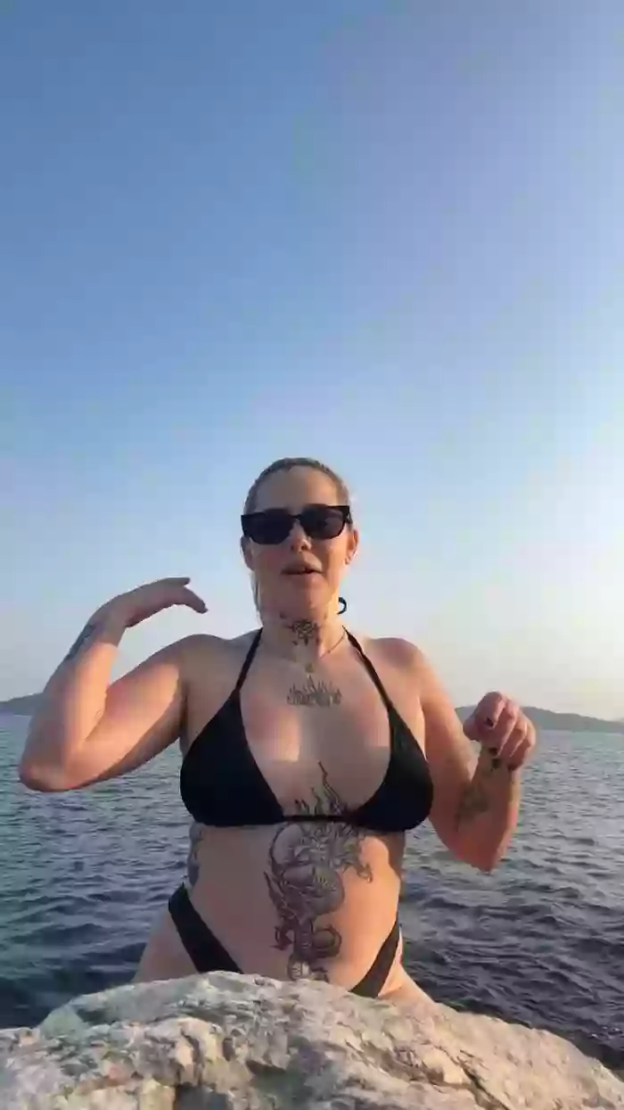lovelyzoe