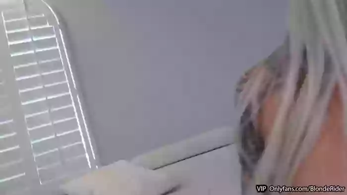 blonde_riderxxx