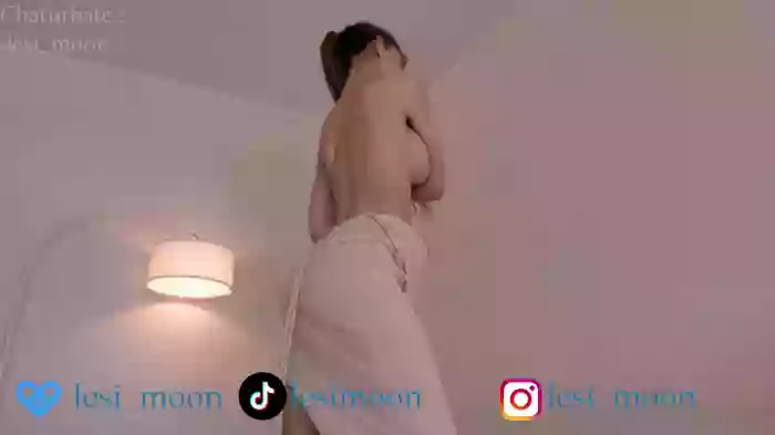 lesi_moon