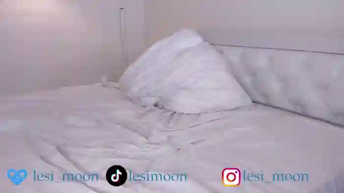lesi_moon