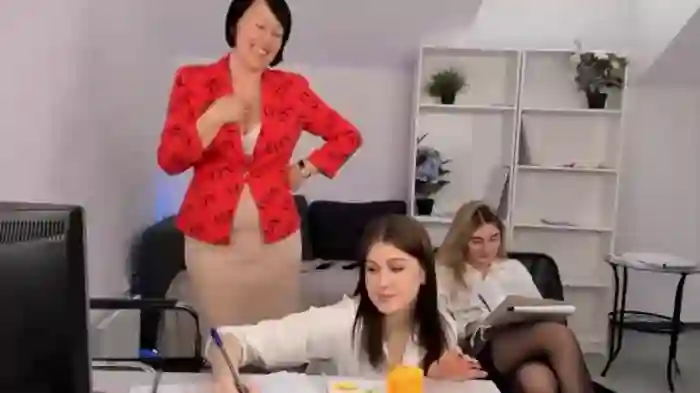 office_hot_girls