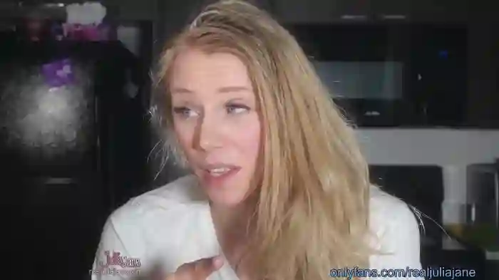julia_jane