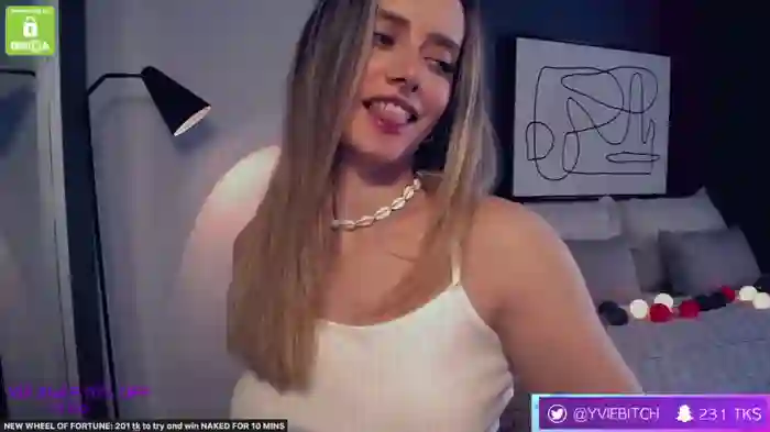 yvie_