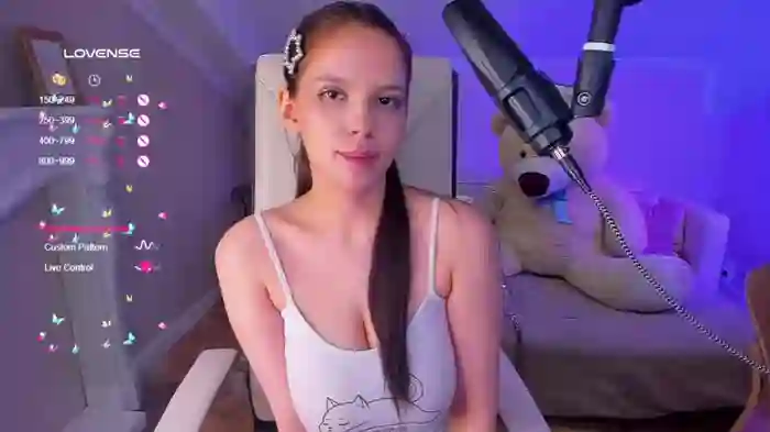 adalyn_glow