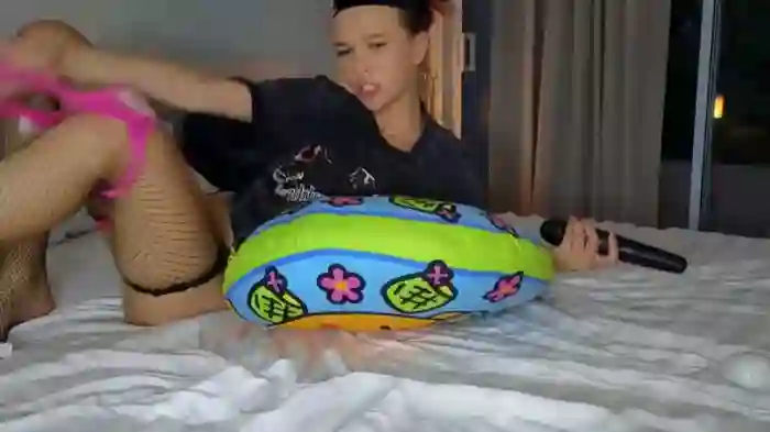 _demi_dee_