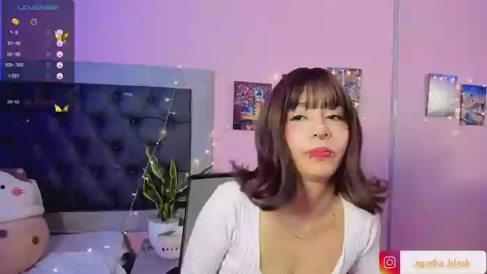 juana_petite_