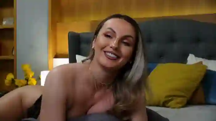 jessie-blonde