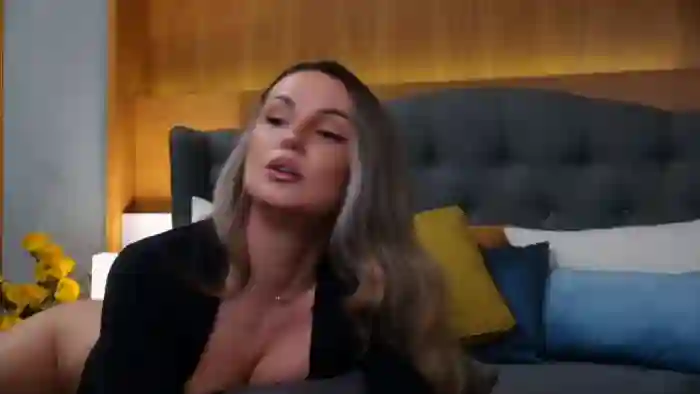 jessie-blonde