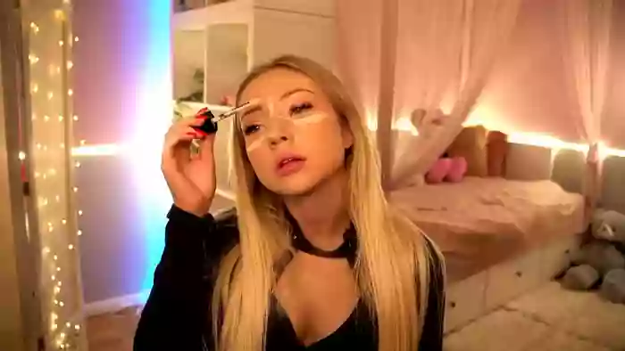 Blondebbygirl
