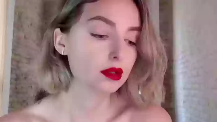Red_Lips_Girl