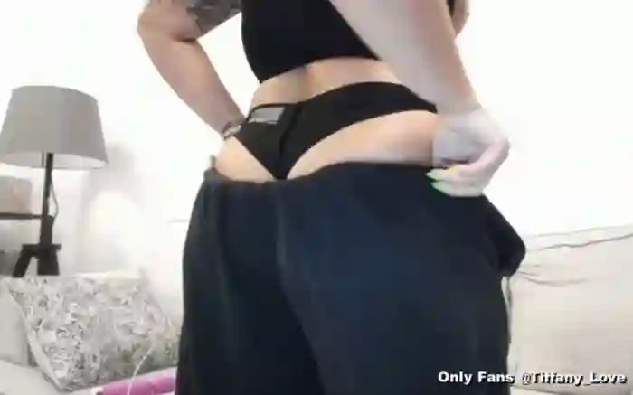 KissMyTitsPls