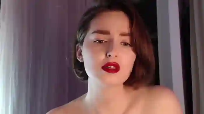 Red_Lips_Girl