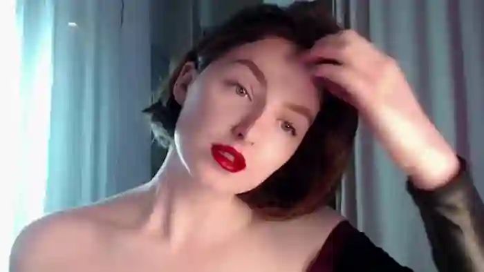 Red_Lips_Girl