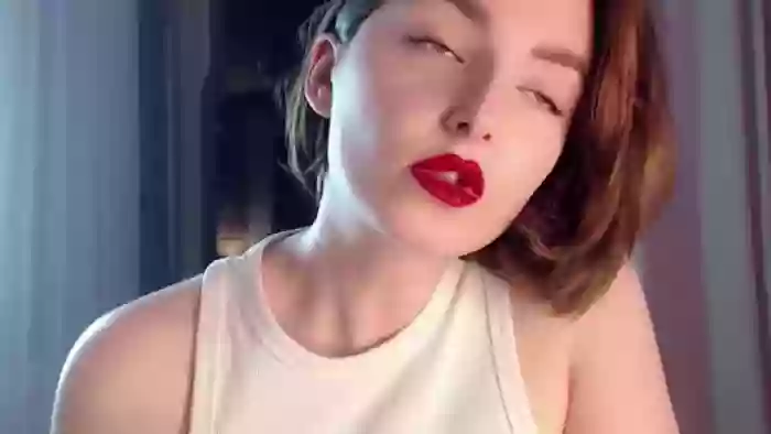 Red_Lips_Girl