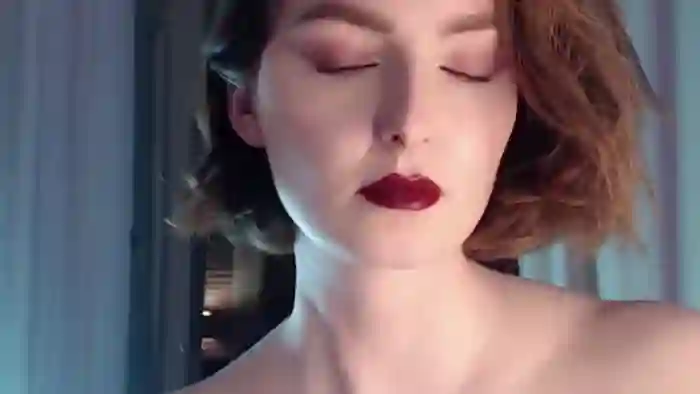 Red_Lips_Girl