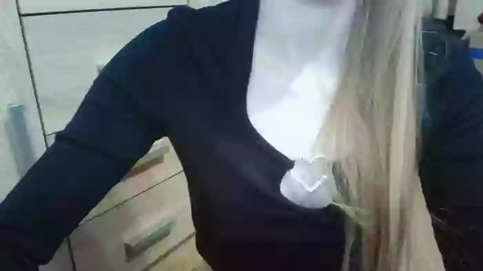 Hot_Blondi18_