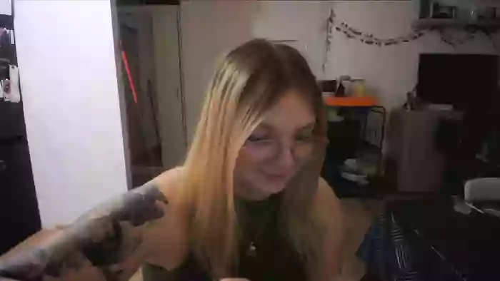 _Blondiebaby_