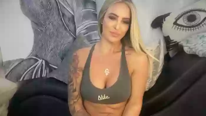 MistressNikkiSavage