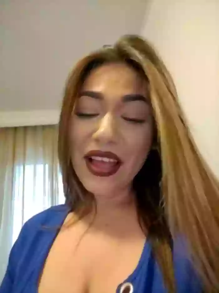 Ella_Alexis