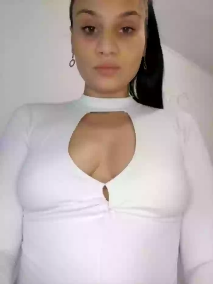 Ella_Alexis