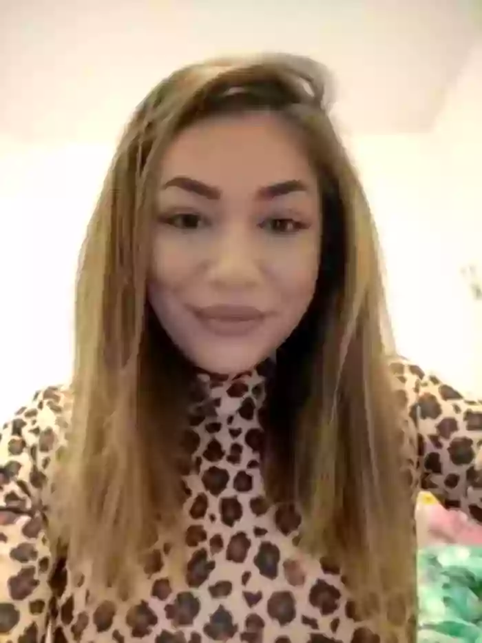 Ella_Alexis