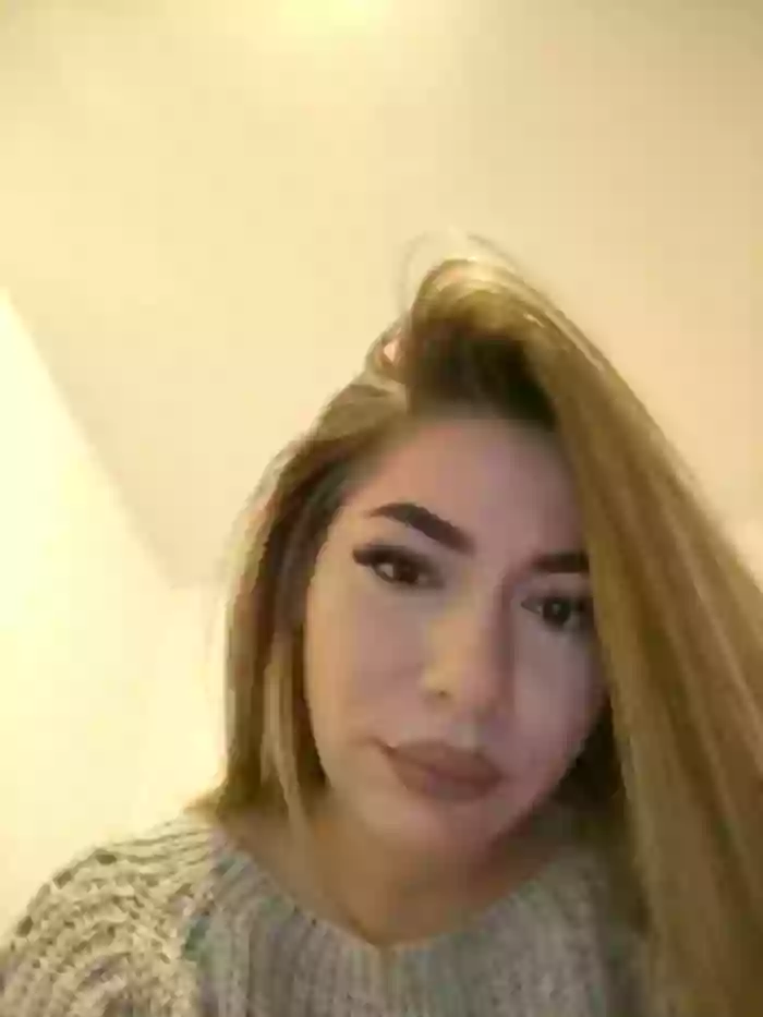 Ella_Alexis