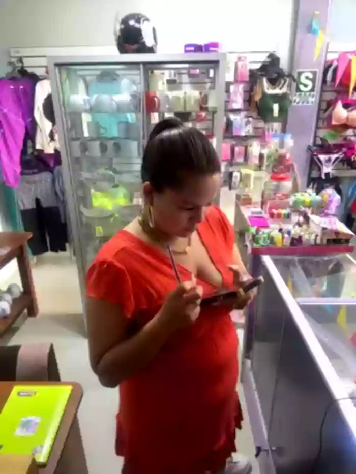 BUSTY-STORE-LAROSALIA1XXX