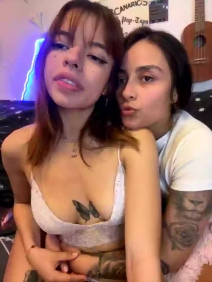 Emma_and_Aly