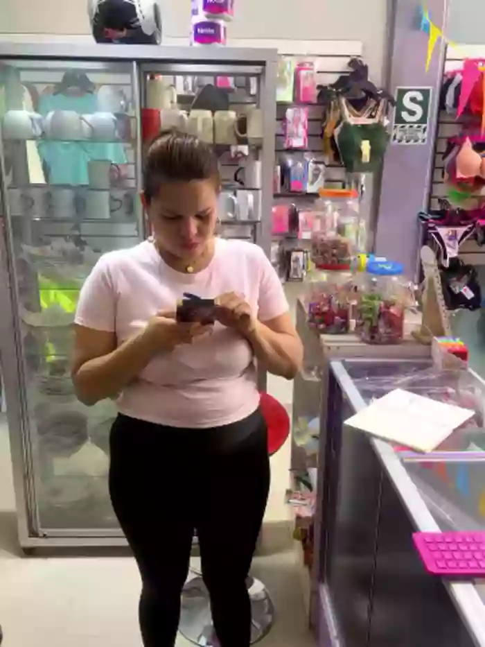 BUSTY-STORE-LAROSALIA1XXX