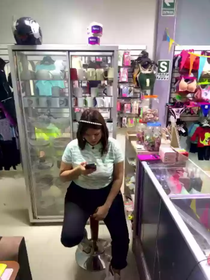 BUSTY-STORE-LAROSALIA1XXX