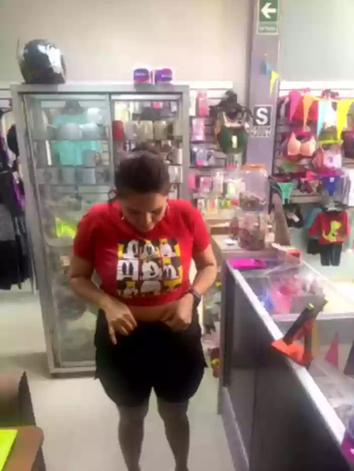 BUSTY-STORE-LAROSALIA1XXX