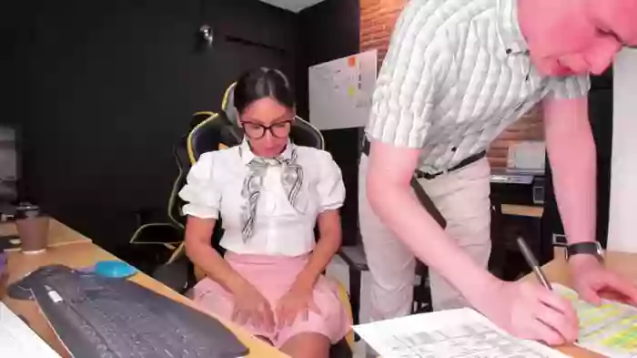 Office_Naughty_Girl