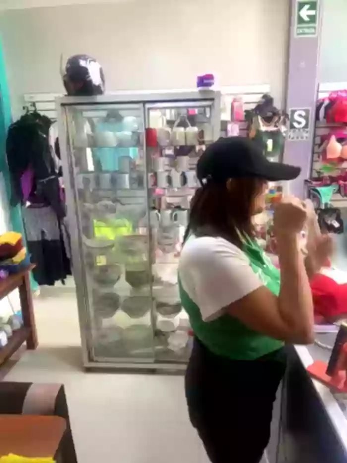 BUSTY-STORE-LAROSALIA1XXX