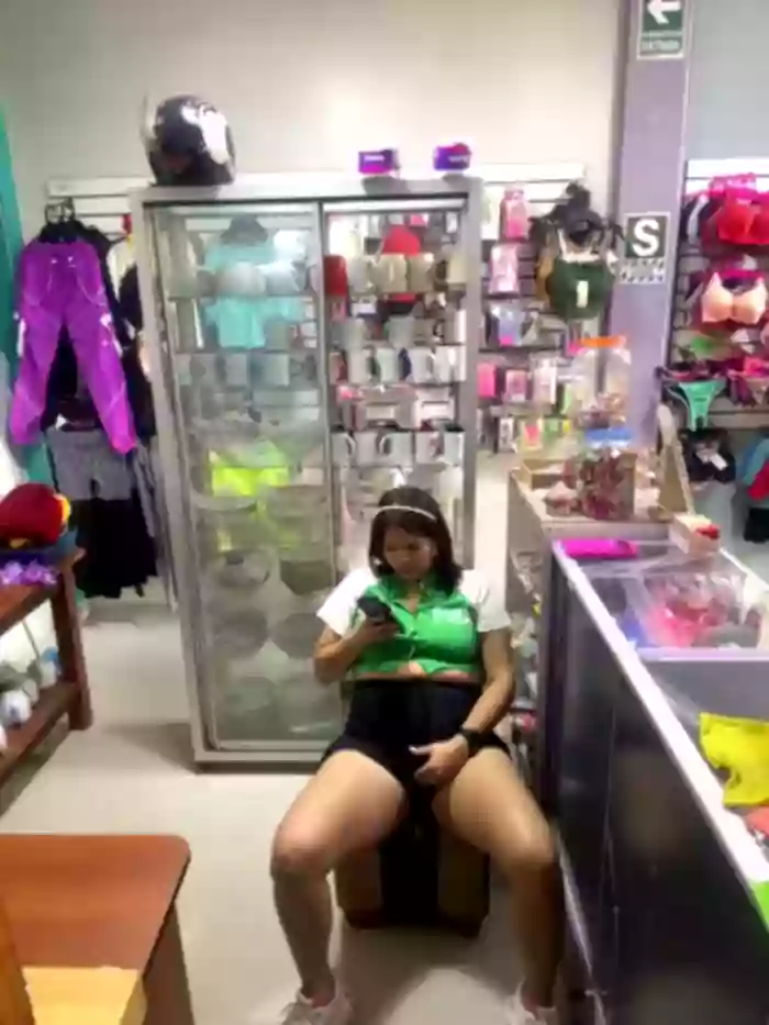 BUSTY-STORE-LAROSALIA1XXX