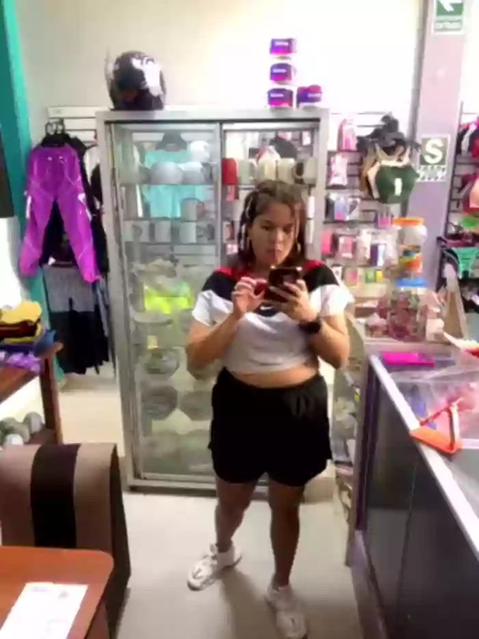 BUSTY-STORE-LAROSALIA1XXX