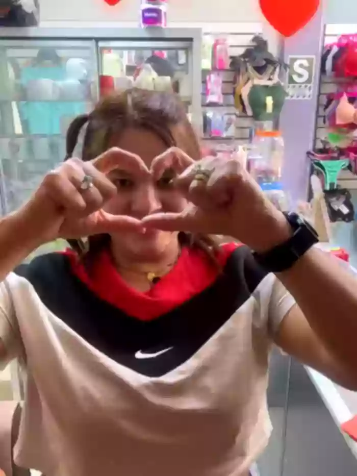 BUSTY-STORE-LAROSALIA1XXX