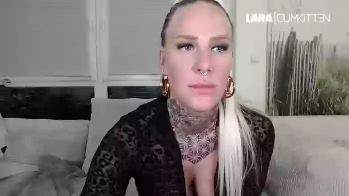 Lara-CumKitten