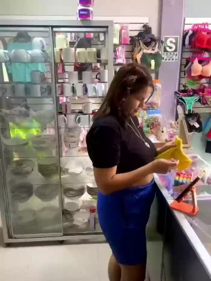 BUSTY-STORE-LAROSALIA1XXX