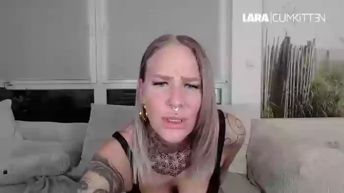 Lara-CumKitten