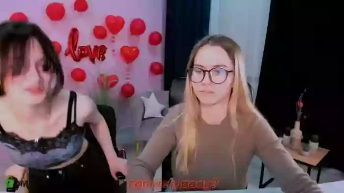 liana_kisses