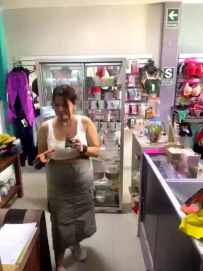 BUSTY-STORE-LAROSALIA1XXX