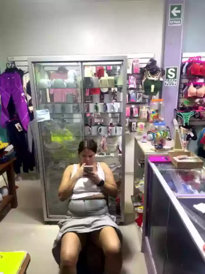 BUSTY-STORE-LAROSALIA1XXX