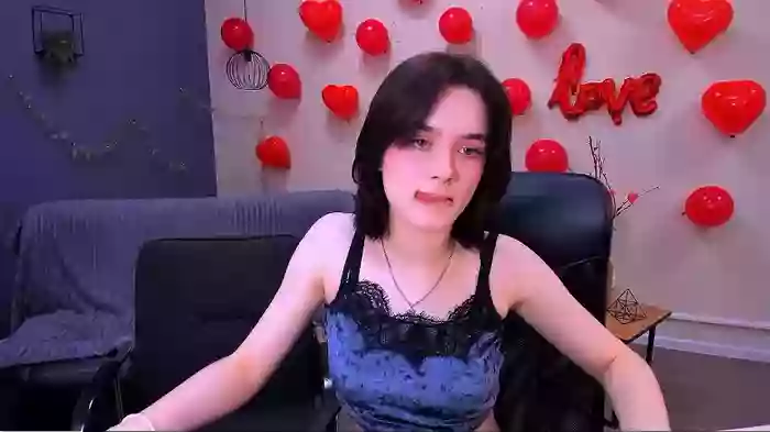 liana_kisses