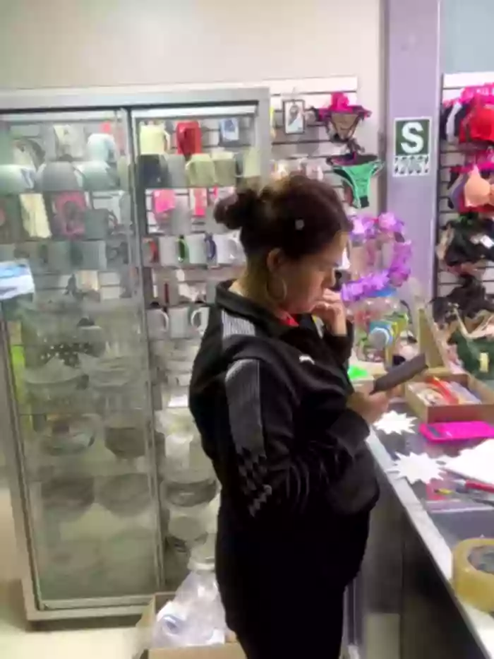 BUSTY-STORE-LAROSALIA1XXX