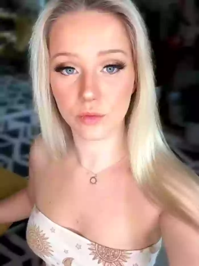 lexi_luv