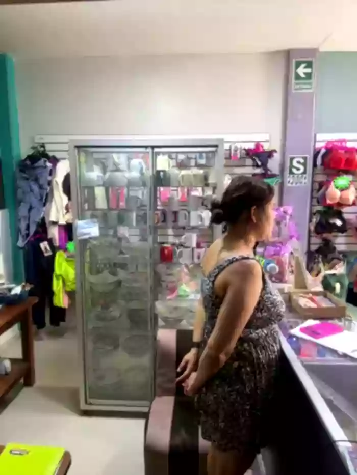 BUSTY-STORE-LAROSALIA1XXX