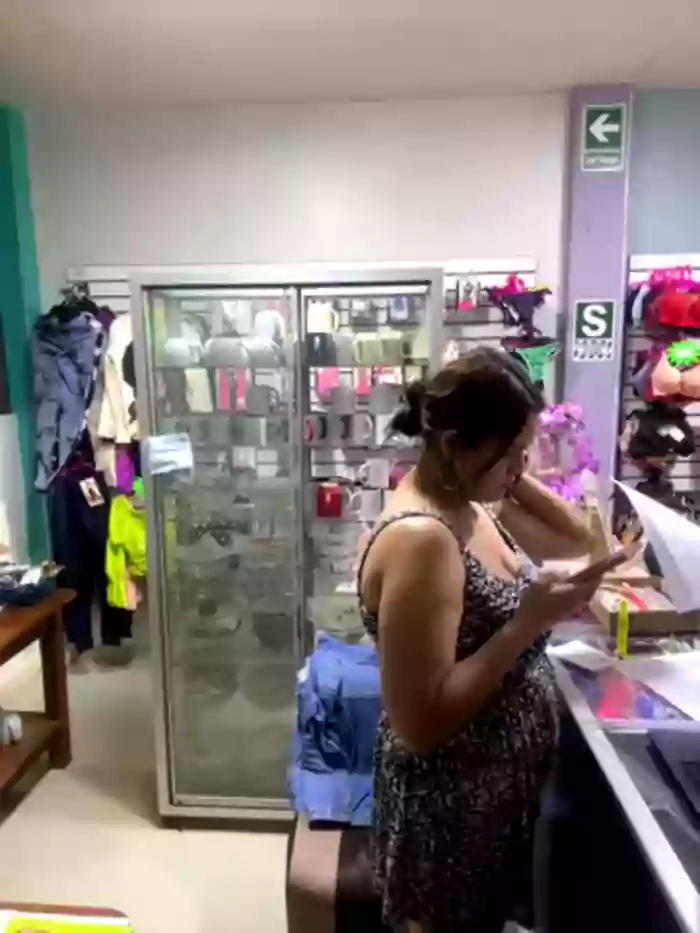 BUSTY-STORE-LAROSALIA1XXX