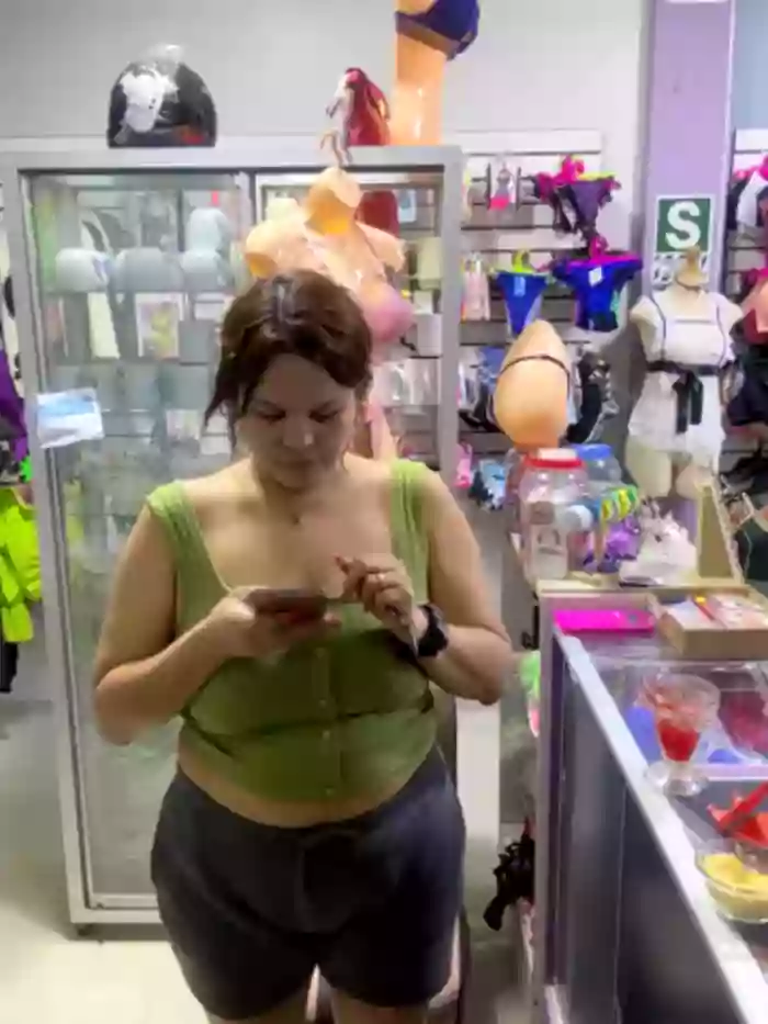 BUSTY-STORE-LAROSALIA1XXX